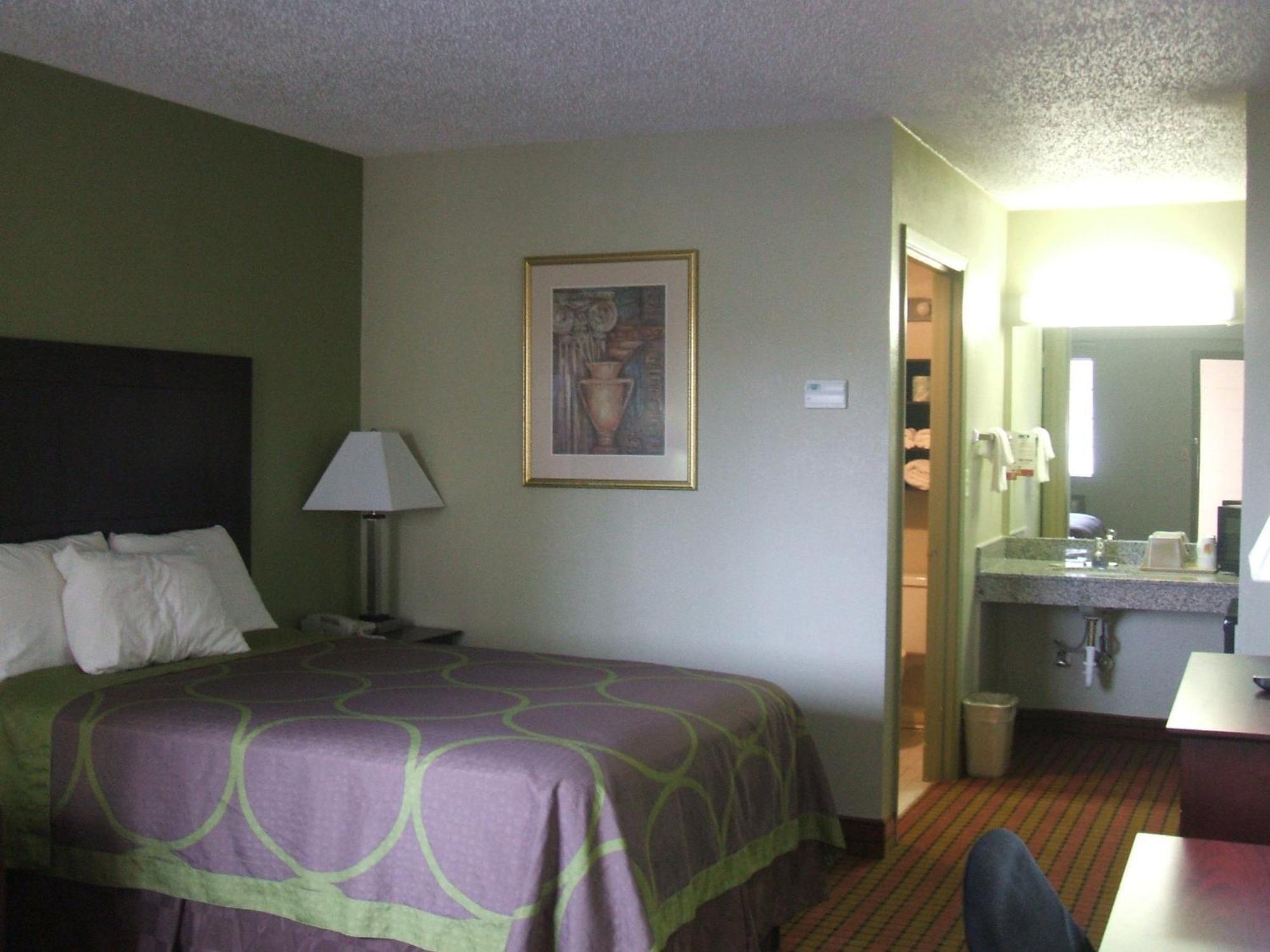 Super 8 By Wyndham Monticello Ar Motel Buitenkant foto