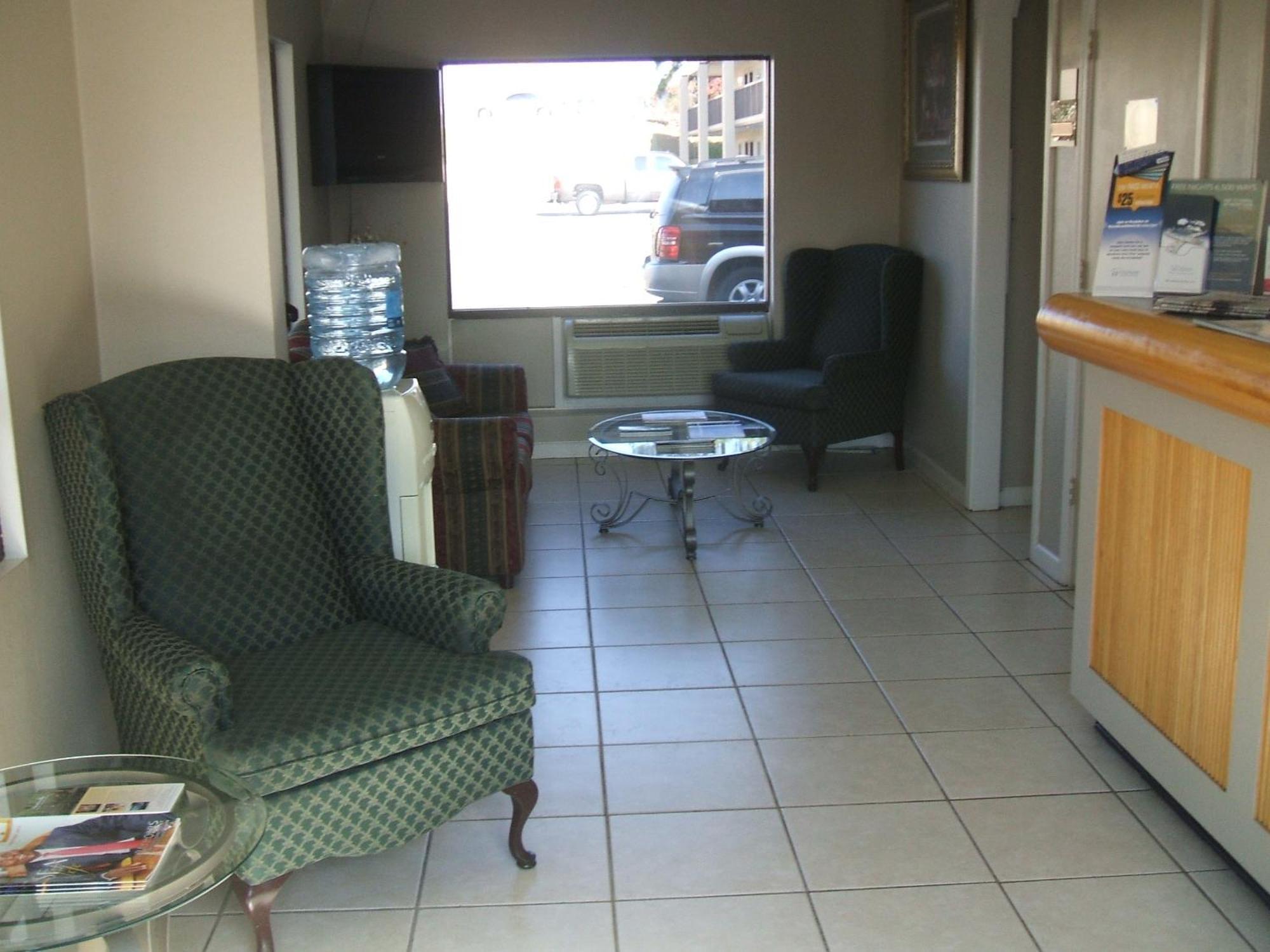 Super 8 By Wyndham Monticello Ar Motel Buitenkant foto